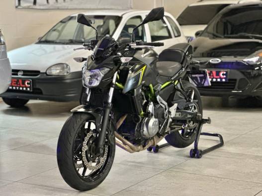 KAWASAKI - Z650 - 2017/2018 - Preta - R$ 32.900,00