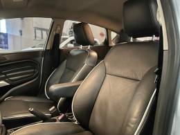 FORD - FIESTA - 2011/2012 - Branca - R$ 40.900,00