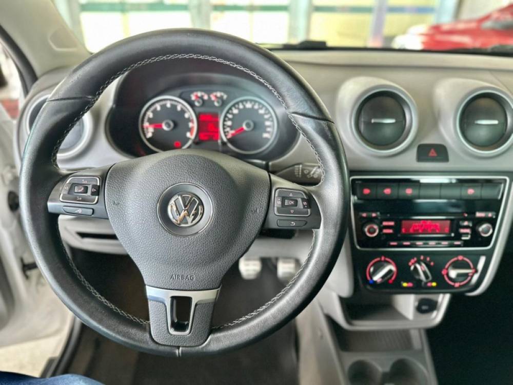 VOLKSWAGEN - GOL - 2015/2015 - Branca - R$ 48.900,00