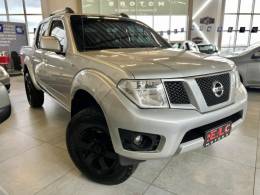 NISSAN - FRONTIER - 2014/2015 - Prata - R$ 102.900,00