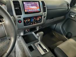 NISSAN - FRONTIER - 2014/2015 - Branca - R$ 112.990,00