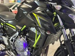 KAWASAKI - Z650 - 2017/2018 - Preta - R$ 32.900,00