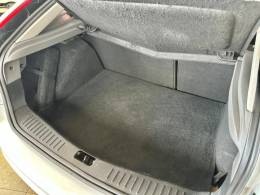 FORD - FOCUS - 2011/2012 - Branca - R$ 43.900,00