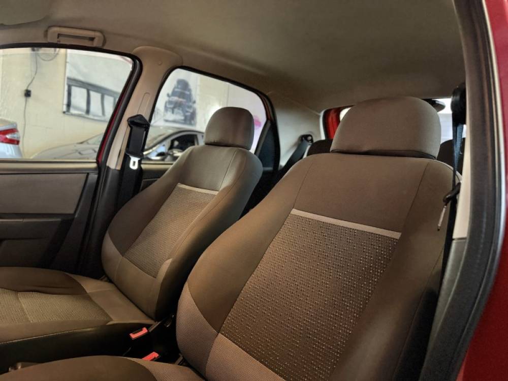 CHEVROLET - CELTA - 2012/2013 - Vermelha - R$ 35.900,00