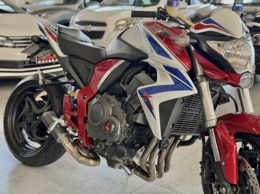 HONDA - CB 1000R - 2015/2015 - Vermelha - R$ 53.900,00