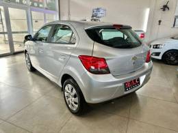 CHEVROLET - ONIX - 2014/2015 - Prata - R$ 48.900,00