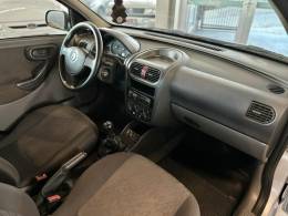 CHEVROLET - CORSA - 2005/2005 - Prata - R$ 25.900,00