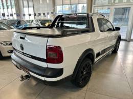 VOLKSWAGEN - SAVEIRO - 2013/2014 - Branca - R$ 63.900,00